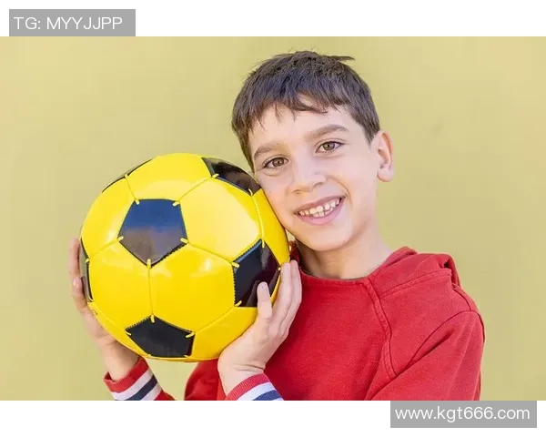 足球明星孩子们的超萌日常瞬间合集让你忍不住微笑